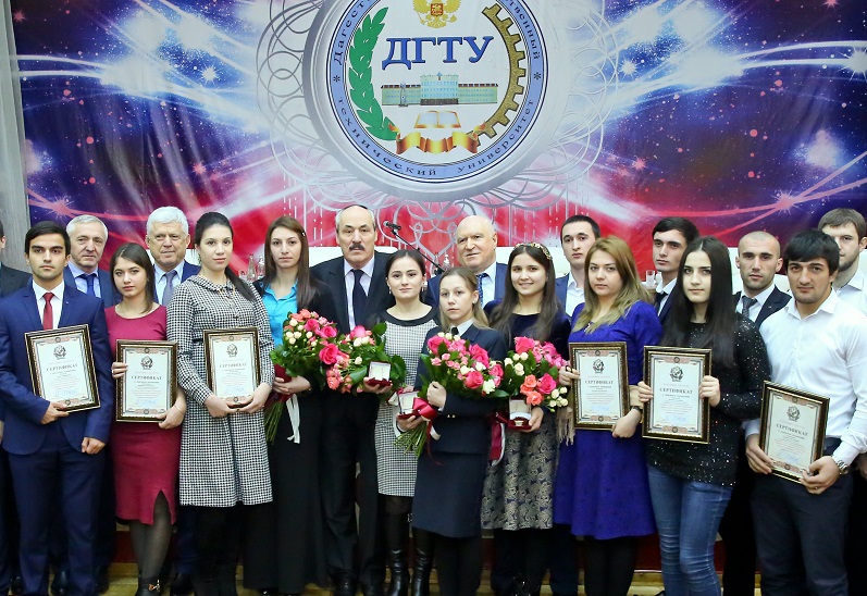 Глава Дагестана выступил с лекцией перед дагестанскими студентами